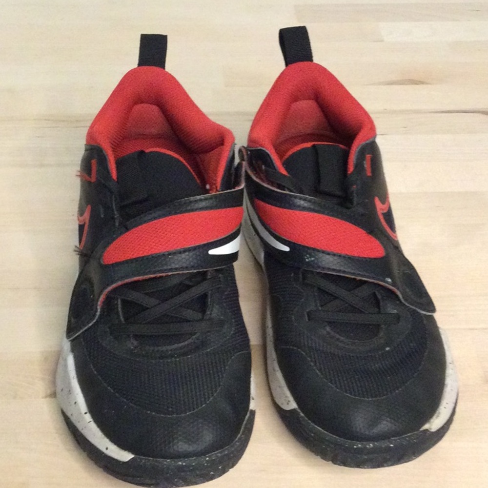 Nike Kids' Black and Red Sneakers